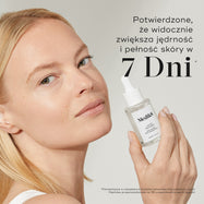 Kobieta trzyma w dłoni buteleczkę serum Liquid Peptides. Napis po prawej stronie brzmi: „Udowodniono, że wygładza drobne zmarszczki i bruzdy już w ciągu 7 dni*”. W przypisie zaznaczono, że informacja ta pochodzi z niezależnego badania konsumenckiego.
