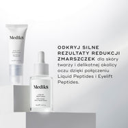 Na zdjęciu widoczna jest przezroczysta szklana buteleczka z zakraplaczem zawierająca serum Liquid Peptides oraz tubka preparatu Eyelift Peptides. Tekst głosi: „ODKRYJ NIESAMOWITE EFEKTY W ZWALCZANIU ZMARSZCZEK zarówno na twarzy, jak i w delikatnej okolicy oczu, łącząc stosowanie preparatów Liquid Peptides i Eyelift Peptides”.