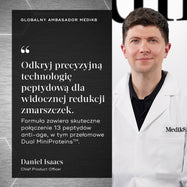 Na zdjęciu widnieje Daniel Isaacs, dyrektor ds. produktów w firmie Medik8, wraz z cytatem o następującej treści: „Odkryj precyzyjną technologię peptydową zapewniającą spektakularną redukcję zmarszczek. Formuła zawiera silną mieszankę 13 peptydów przeciwdziałających oznakom starzenia, w tym przełomowe Dual MiniProteins™”.